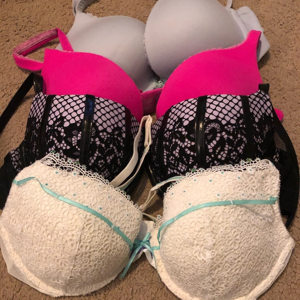 Lot of Victoria secret bras for sale